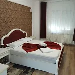 3 * Mamaia