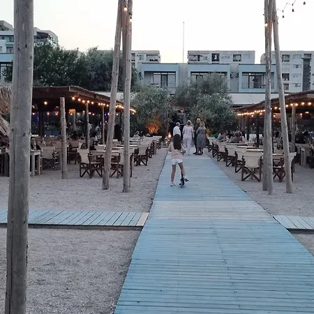 3 * Mamaia