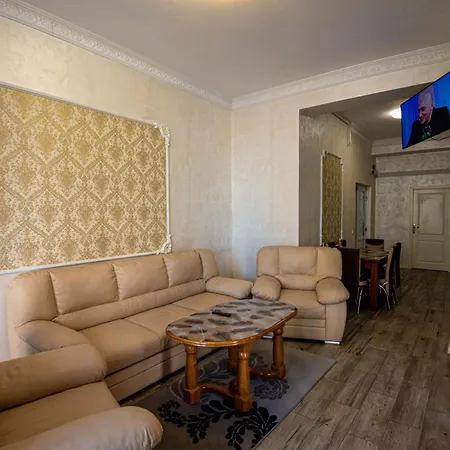 3 * Mamaia