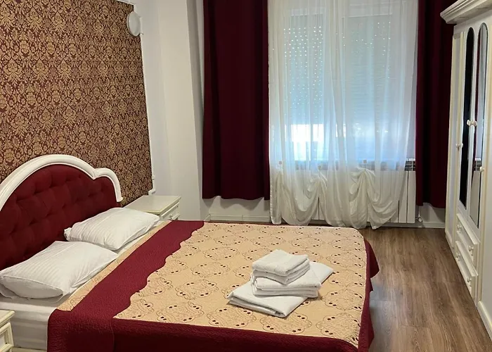3 * Mamaia